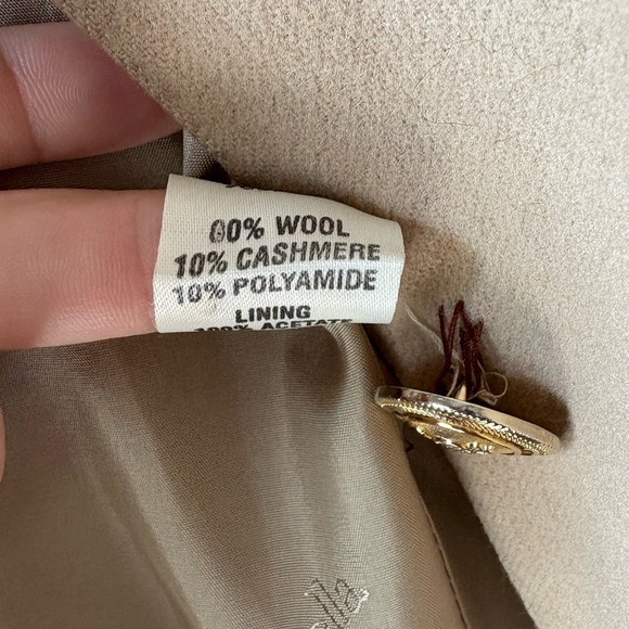 Viyella size L Wool/Cashmere Women's Tan Blazer/jacket, gold hardware Button - Picture 4 of 9
